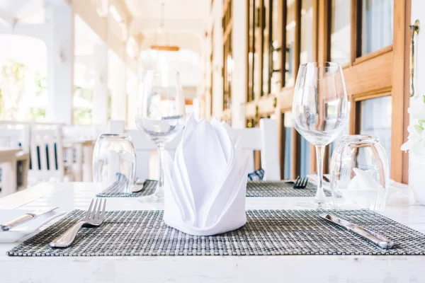 Decoración de mesa en restaurante — Foto de Stock