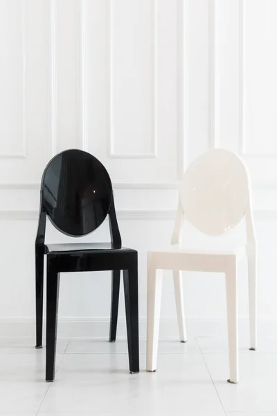 Puste krzesło ozdoba wnętrza salonu — Zdjęcie stockowe