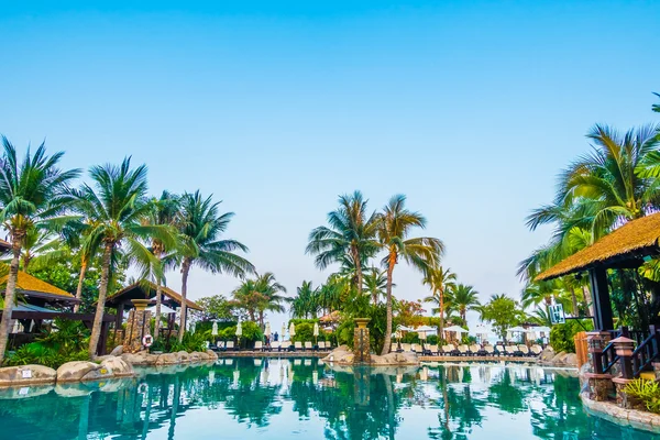 Piscina di lusso — Foto Stock