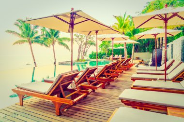 Şemsiye ve sandalye Havuzu