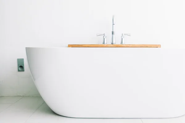 Розкішна біла ванна прикраса — стокове фото