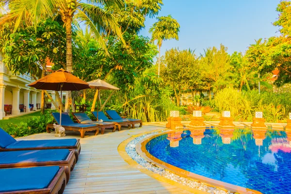 Piscina nel resort dell'hotel — Foto Stock