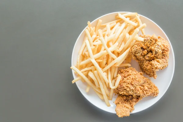 French fries and Fried chicken — Stock Photo, Image