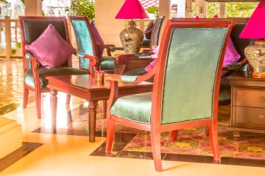 Boş masa ve sandalye