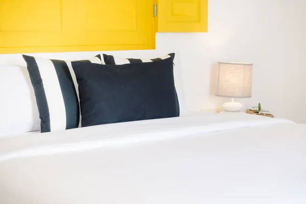 Beautiful luxury pillows on bedroom — Stock Photo, Image