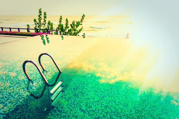 美しいスイミング プール — ストック写真