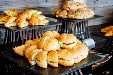 Otel restoranında açık büfe