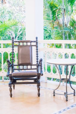 oturma odasında kanepede yastık