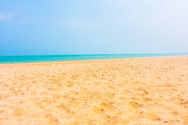 Güzel boş kum plaj