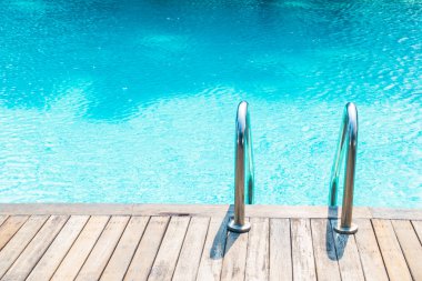 Merdiven Yüzme Havuzu