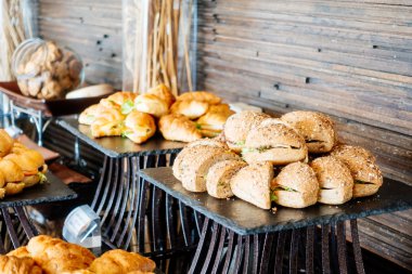 Otel restoranında açık büfe