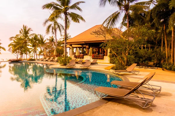 Hermosa piscina de lujo — Foto de Stock