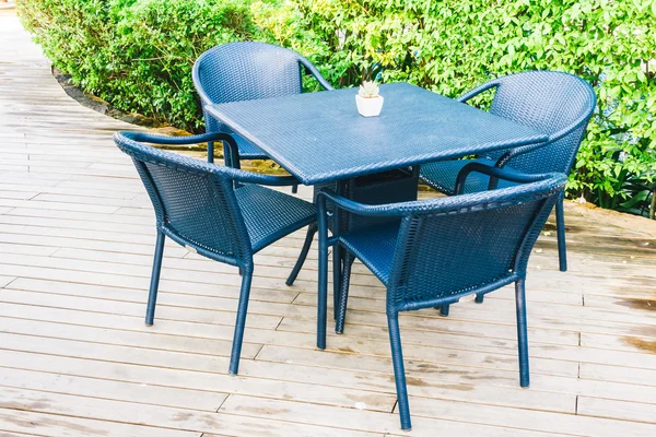 Empty table and chair — Stock Photo, Image