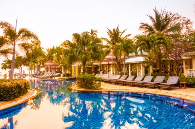 Günbatımı kez Resort'ta yüzme havuzu