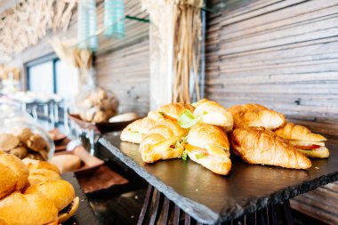 Otel restoranında açık büfe