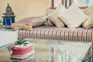 Fas tarzı ile kanepe yastık