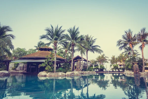 lüks Yüzme Havuzu Peyzaj