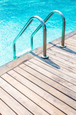 Merdiven Yüzme Havuzu