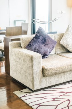 Kanepe dekorasyon yastık