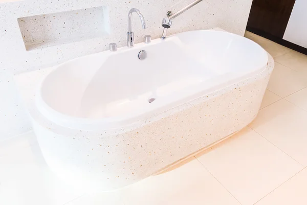 白い浴槽浴室の装飾 — ストック写真