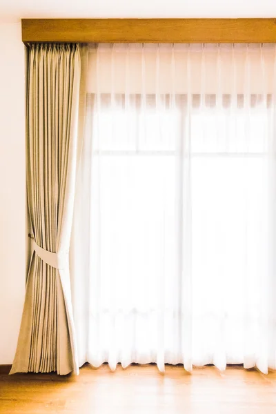 Cortinas de janela de luxo bonito — Fotografia de Stock