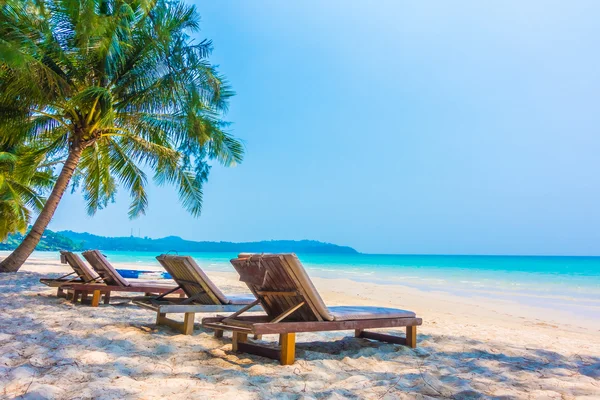 Gyönyörű trópusi óceánra és a homokos strand — Stock Fotó