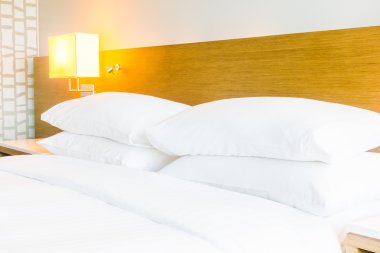lüks ve konfor yastık yatak beyaz