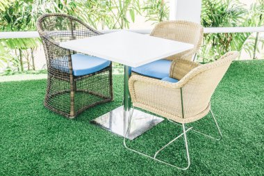 Boş sandalye ve masa Restaurant'ta