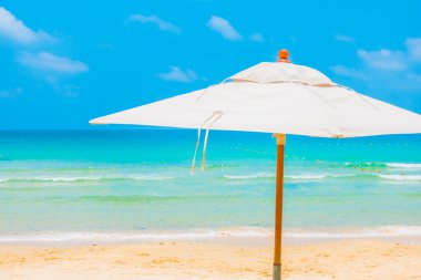 Güzel tropikal plaj ve deniz