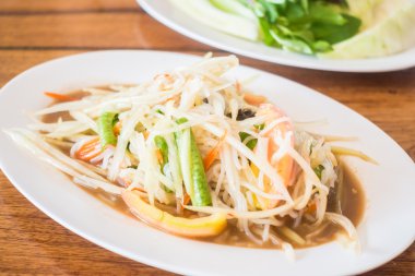 Baharatlı papaya salatası