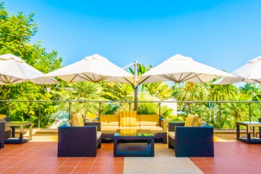 Şemsiye ile açık güverte