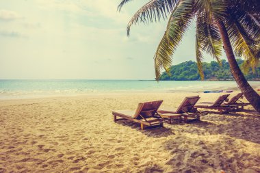 Güzel tropikal deniz ve kum plaj