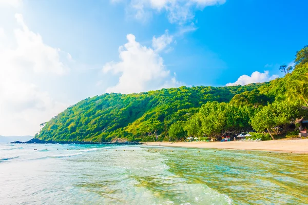 Vacker tropisk strand och hav — Stockfoto