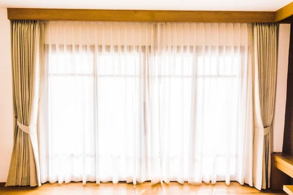 Cortinas de janela de luxo bonito — Fotografia de Stock