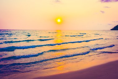 tropik sahilde güzel gün batımı