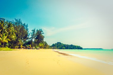 Güzel tropikal plaj ve deniz