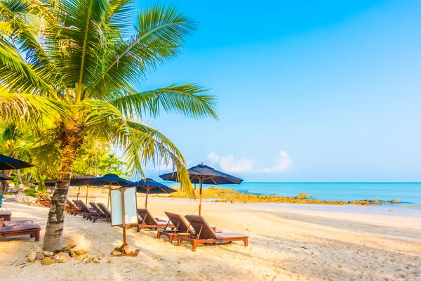 Wunderschöner tropischer Strand und Meereslandschaft — Stockfoto