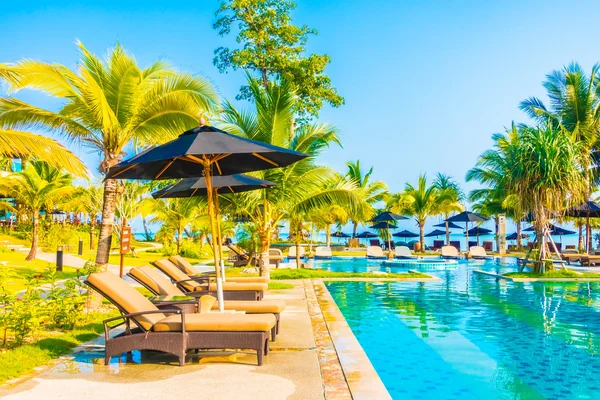 Piscina all'aperto in hotel — Foto Stock