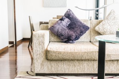 Kanepe dekorasyon yastık