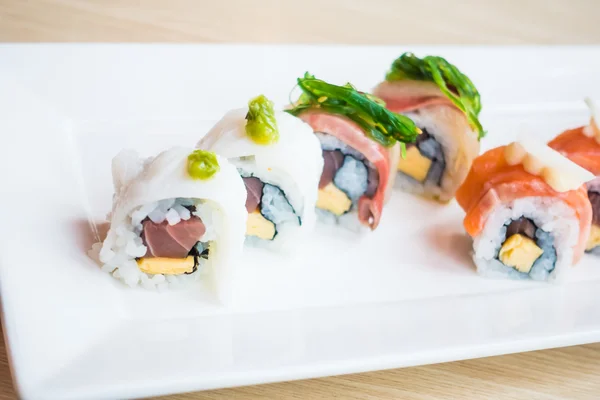 Delicioso rollo de sushi — Foto de Stock