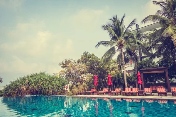 Mooie luxe Outdoor zwembad — Stockfoto