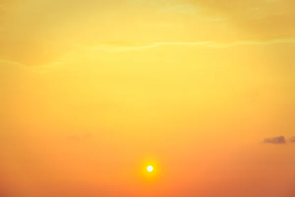 Prachtige zonsondergang aan de hemel — Stockfoto