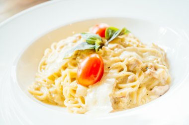 Leziz spagetti carbonara