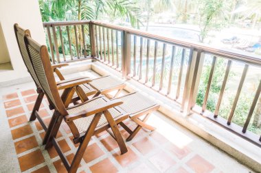 Boş sandalye balkon