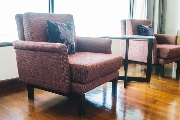 Подушки на прикрасі дивана — стокове фото