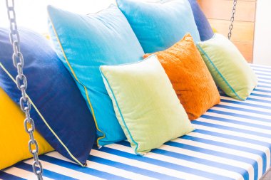 Güzel lüks yastıklar Divan