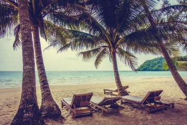 Güzel tropikal deniz ve kum plaj