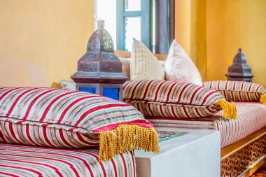 Kanepe dekorasyon yastık