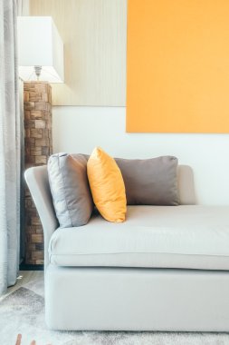 Kanepe dekorasyon yastık