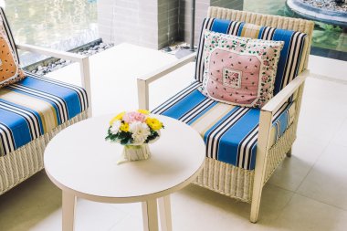 Güzel lüks yastıklar Divan